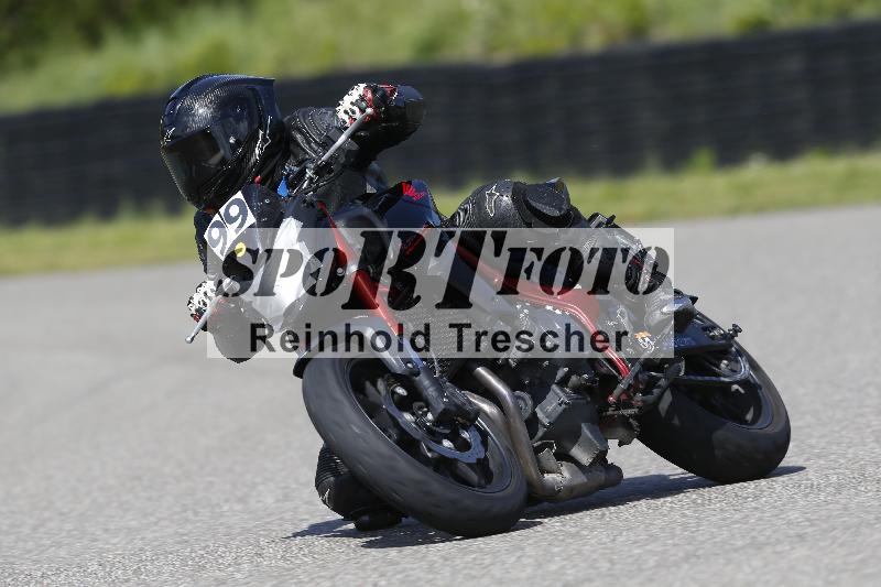 /Archiv-2025/09 22.04.2025 Cornu Master School ADR/rot-rouge/99